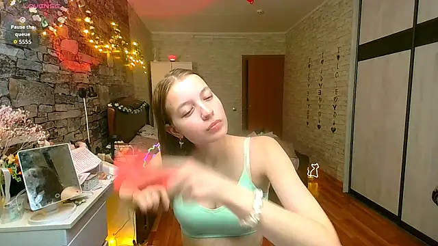   Aphrodita  wow   online show from March 2026 04:46:01 PM