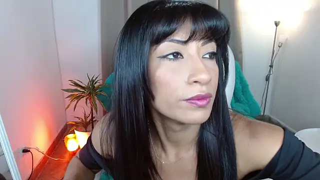 sofia perez    online show from February 2025 11:05:01 PM