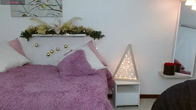 sofia perez    online show from November 2025 09:28:01 PM