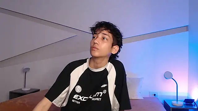 hot little bunny online show from February 2025 08:25:01 PM