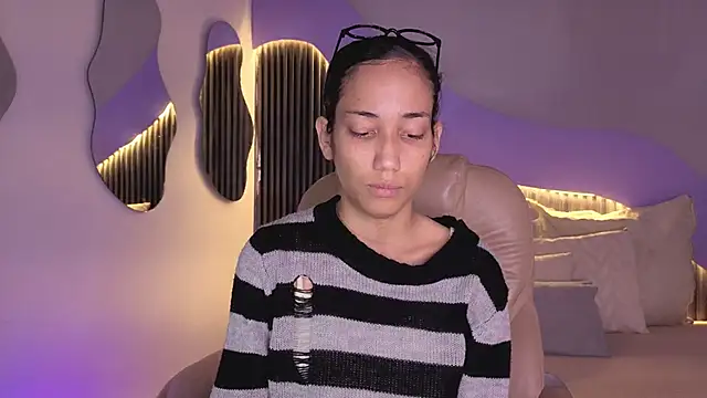 hot little bunny online show from February 2026 08:46:02 PM