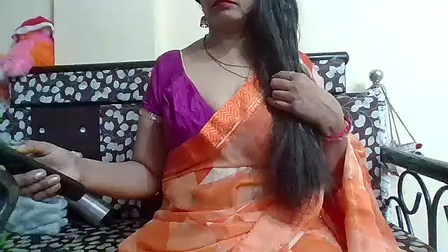 NautyBabe online show from November 2025 06:10:02 PM