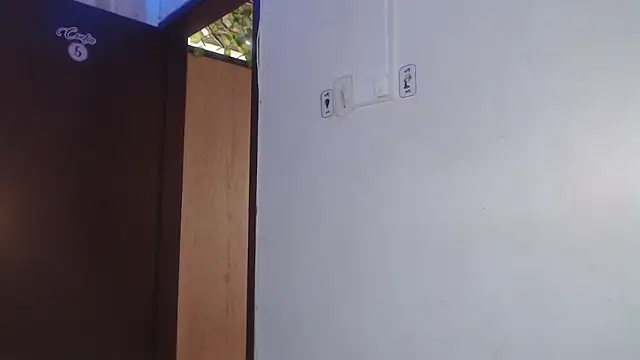 Snapshot of DaMikaela_ chatting on February 2025 09:57:01 PM DaMikaela online show from February 2025 09:57:01 PM