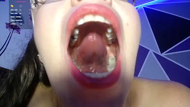 Snapshot of DaMikaela_ chatting on November 2025 07:05:02 PM DaMikaela online show from November 2025 07:05:02 PM