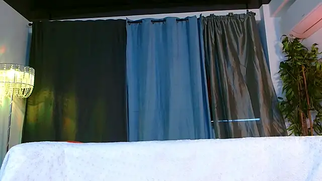 Snapshot of DanieleAida chatting on March 2025 10:14:02 AM DanieleAida online show from March 2025 10:14:02 AM