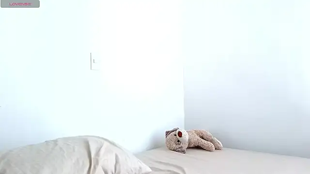 Ania jones online show from November 2025 06:21:01 PM