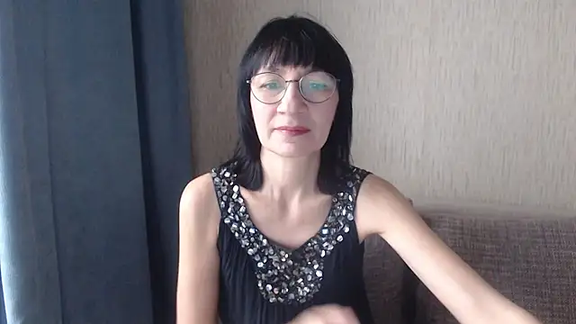 Erica95Bloom online show from October 2025 09:43:01 AM