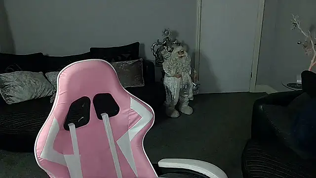 Snapshot of Red_firesquirt chatting on December 2024 02:39:01 PM Red firesquirt online show from December 2024 02:39:01 PM