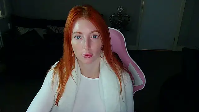 Snapshot of Red_firesquirt chatting on January 2025 02:51:01 PM Red firesquirt online show from January 2025 02:51:01 PM