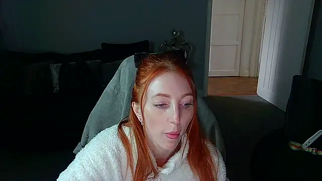 Snapshot of Red_firesquirt chatting on February 2025 03:09:02 PM Red firesquirt online show from February 2025 03:09:02 PM