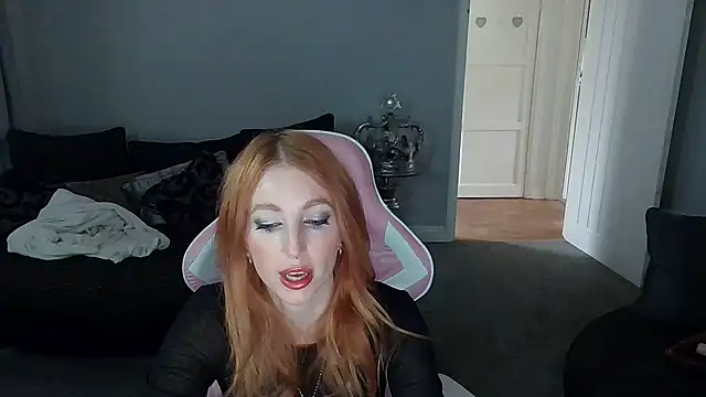 Snapshot of Red_firesquirt chatting on October 2025 10:37:02 AM Red firesquirt online show from October 2025 10:37:02 AM