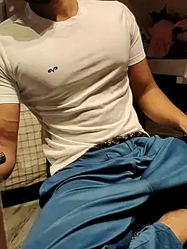 xxxhugedick0001 online show from March 2025 09:39:02 AM