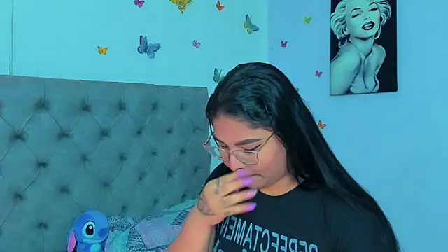 mabellfox online show from December 2024 05:01:02 PM