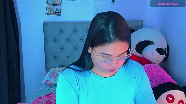 mabellfox online show from September 2025 06:07:01 PM