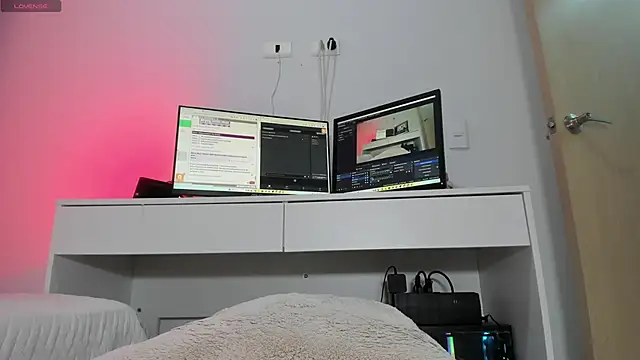 soyamandaa  online show from April 2026 12:30:02 AM