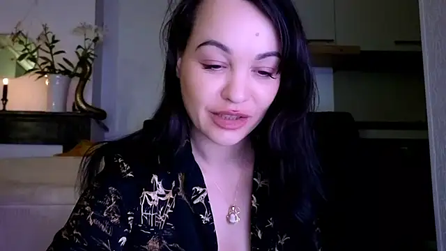 Snapshot of Lilie_romeo chatting on December 2024 04:50:01 PM Lilie romeo online show from December 2024 04:50:01 PM