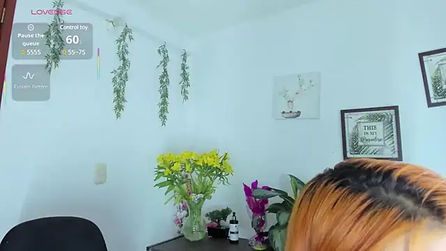 Snapshot of Victoria_Caruso chatting on March 2025 09:48:02 PM Victoria Caruso online show from March 2025 09:48:02 PM