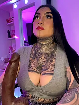 CloeeBeckam online show from December 2025 08:19:02 AM