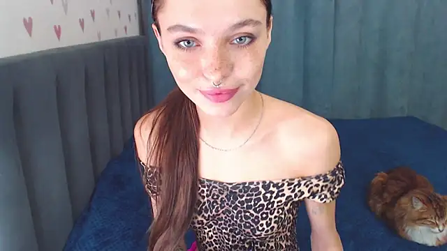 Snapshot of ChloeSunny chatting on November 2025 02:27:01 PM ChloeSunny online show from November 2025 02:27:01 PM