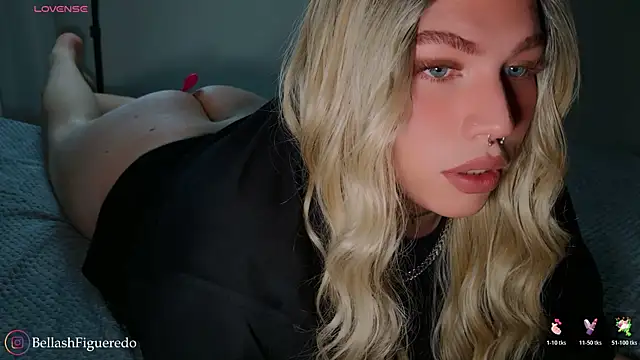 Snapshot of IsabellaFigueredo__ chatting on November 2025 12:27:02 AM IsabellaFigueredo online show from November 2025 12:27:02 AM