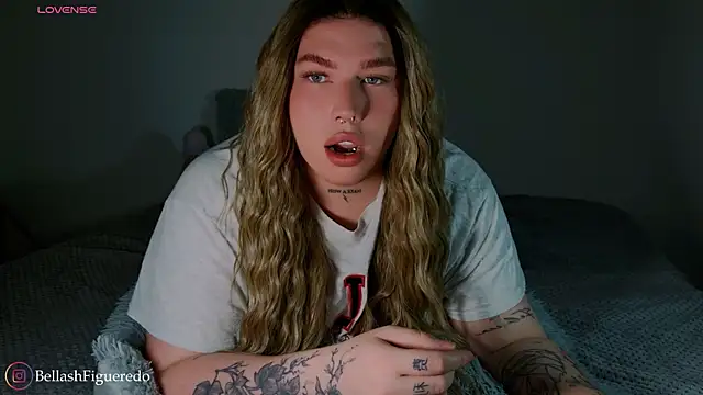 Snapshot of IsabellaFigueredo__ chatting on December 2025 10:48:01 PM IsabellaFigueredo online show from December 2025 10:48:01 PM