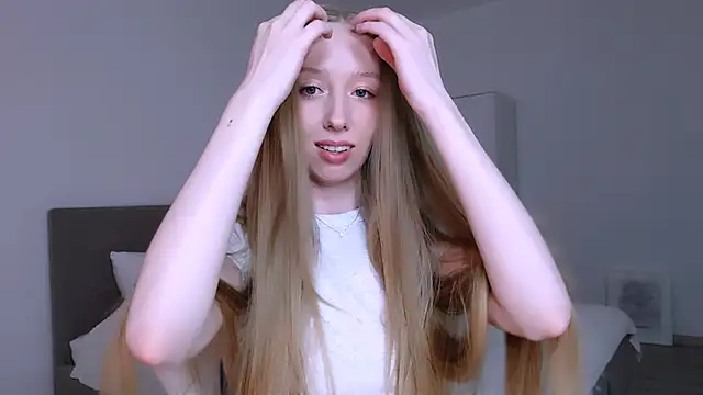 Luna insniity online show from March 2026 09:32:02 PM