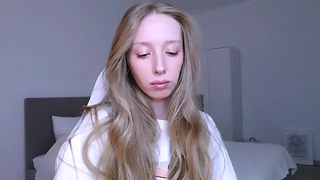 Luna insniity online show from March 2026 09:21:01 PM