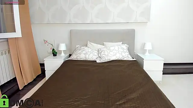 Donna Evans online show from April 2026 11:24:01 PM