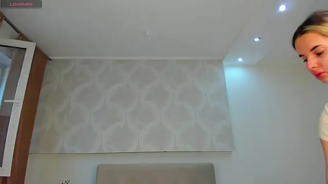 Snapshot of Donna_Evans chatting on May 2026 11:45:02 PM Donna Evans online show from May 2026 11:45:02 PM