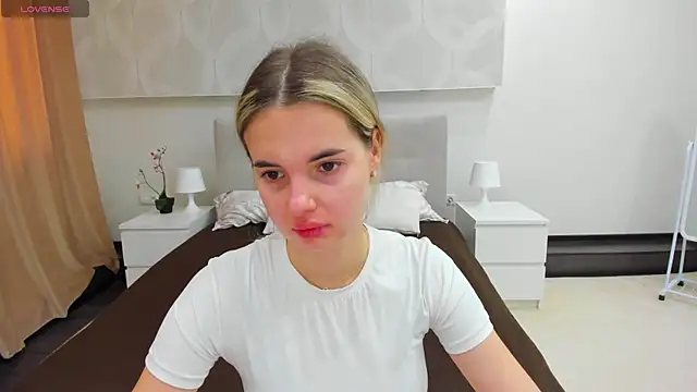 Snapshot of Donna_Evans chatting on May 2026 11:43:02 PM Donna Evans online show from May 2026 11:43:02 PM