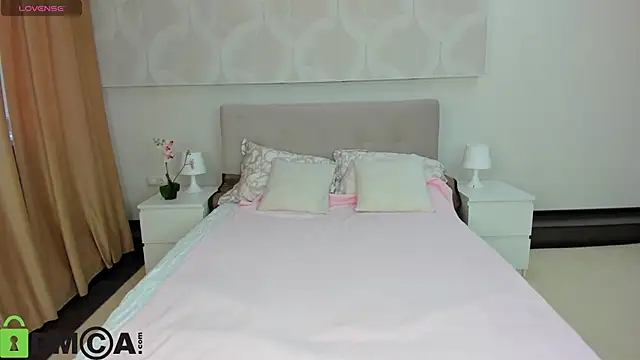 Snapshot of Donna_Evans chatting on May 2026 12:08:01 AM Donna Evans online show from May 2026 12:08:01 AM
