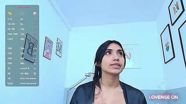 Snapshot of littlee_emilyy_ chatting on December 2024 10:12:01 PM littlee emilyy  online show from December 2024 10:12:01 PM