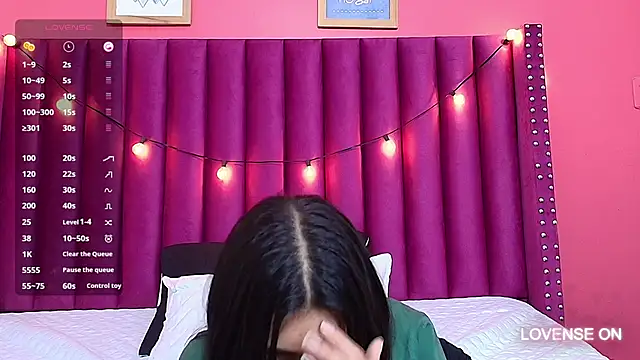 Snapshot of littlee_emilyy_ chatting on January 2025 08:55:01 AM littlee emilyy  online show from January 2025 08:55:01 AM