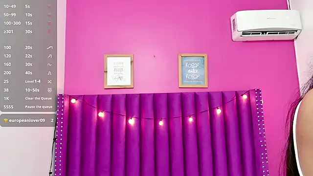 Snapshot of littlee_emilyy_ chatting on February 2025 03:01:02 AM littlee emilyy  online show from February 2025 03:01:02 AM