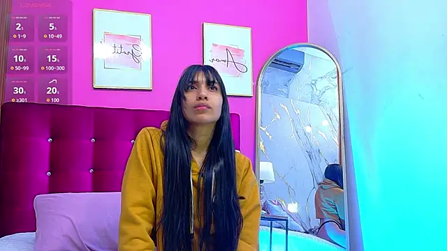 littlee emilyy  online show from June 2026 12:59:01 PM