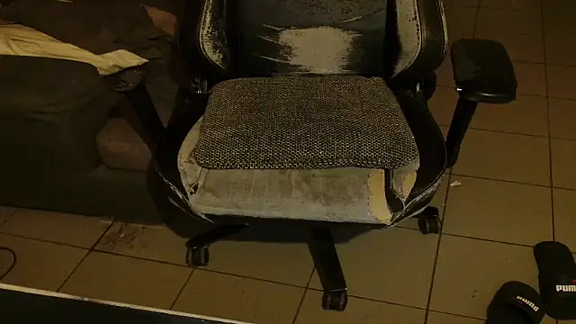 Str8boyy online show from April 2026 12:43:02 AM