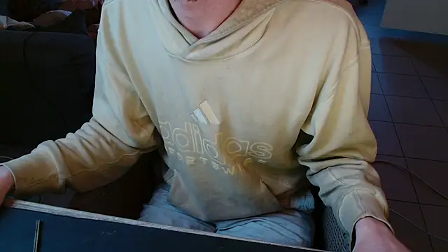 Str8boyy online show from April 2026 05:05:01 AM