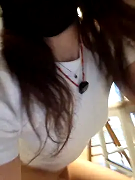 Silvia Zeno online show from April 2026 05:27:01 AM