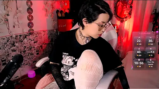 Snapshot of kitty_roxy chatting on September 2025 08:49:01 AM kitty roxy online show from September 2025 08:49:01 AM