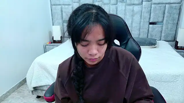 Snapshot of laureentt_ chatting on July 2026 03:09:01 AM laureentt online show from July 2026 03:09:01 AM
