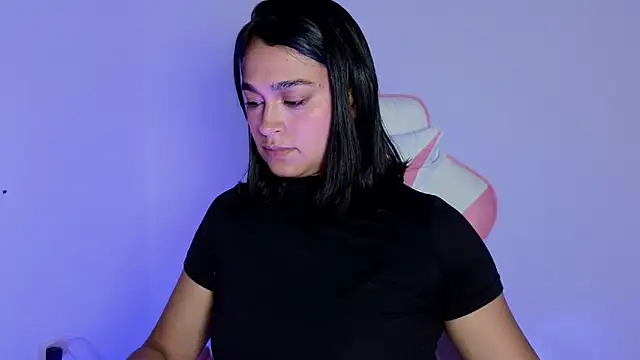 Snapshot of Celeste_Blu chatting on June 2026 05:01:02 PM Celeste Blu online show from June 2026 05:01:02 PM
