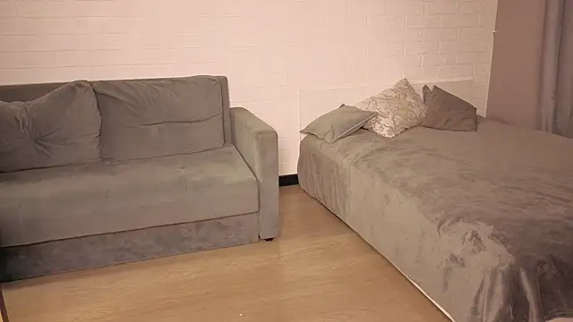 Ashley-Urban online show from November 2025 05:01:02 PM