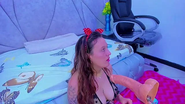 HornySlut69  online show from October 2025 12:17:01 PM