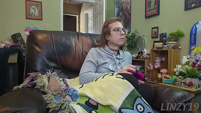 Snapshot of Linzy_19 chatting on January 2025 04:55:02 PM Linzy 19 online show from January 2025 04:55:02 PM