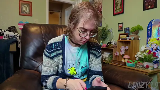 Snapshot of Linzy_19 chatting on January 2025 04:41:01 PM Linzy 19 online show from January 2025 04:41:01 PM