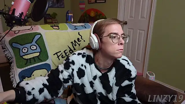 Snapshot of Linzy_19 chatting on February 2025 03:12:01 AM Linzy 19 online show from February 2025 03:12:01 AM