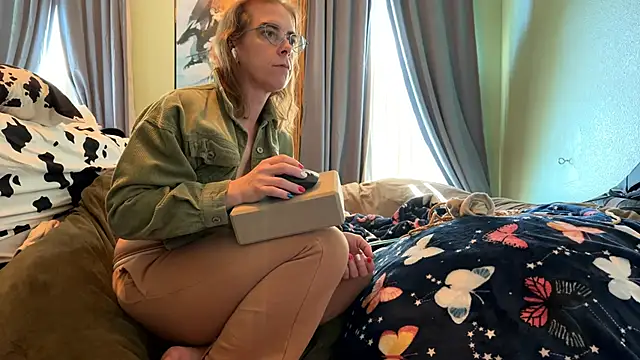 Linzy 19 online show from February 2026 07:14:02 PM