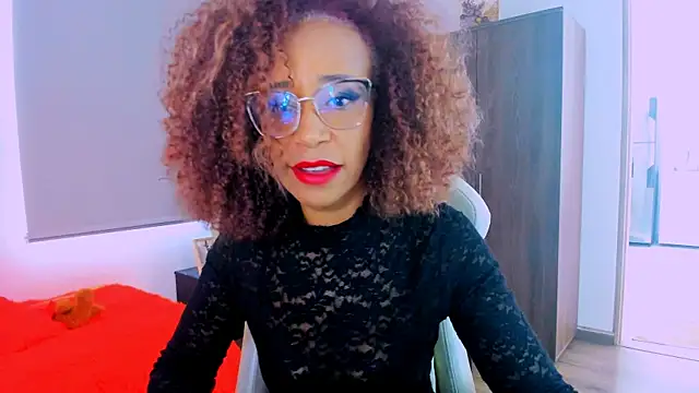 Snapshot of ScarlettMalbec chatting on June 2026 08:34:01 PM ScarlettMalbec online show from June 2026 08:34:01 PM