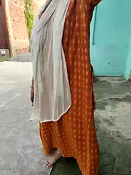 COUPLLE VILLAGE online show from October 2025 02:41:02 AM