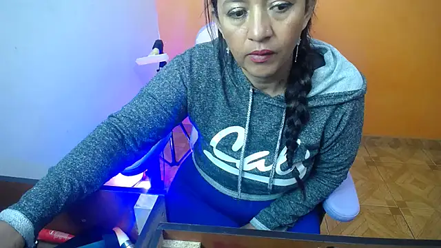 daleska ayala 1 online show from January 2025 04:43:02 PM